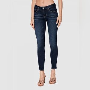 GUESS 'Sexy Curve' Classic Faded Dark Blue Wash Low Rise Skinny Jean - Size 26